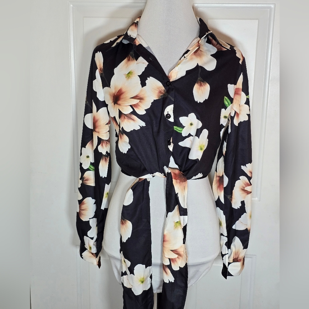 ChicMe Black Floral Collared Button Down Cropped Long Sleeve Blouse Top